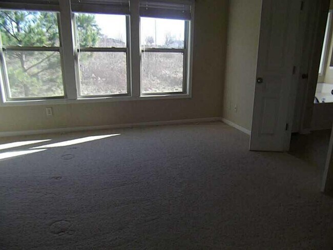 Building Photo - 650 Township Cir
