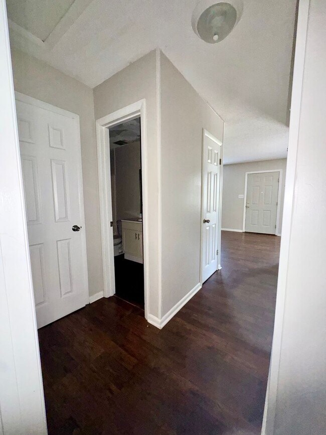 Building Photo - Cozy Living in a Quiet Augusta Community