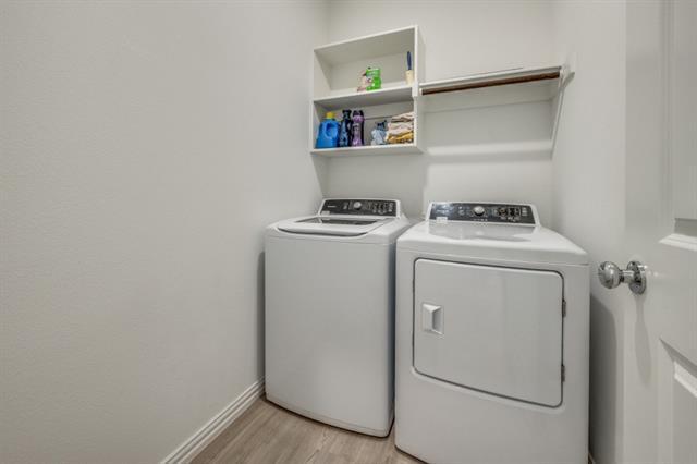 Building Photo - 1413 Rousseau Dr