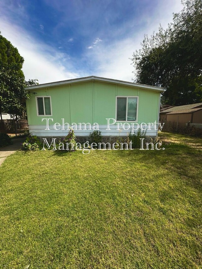 Building Photo - 3 Bedroom Home With Central Heat and Air