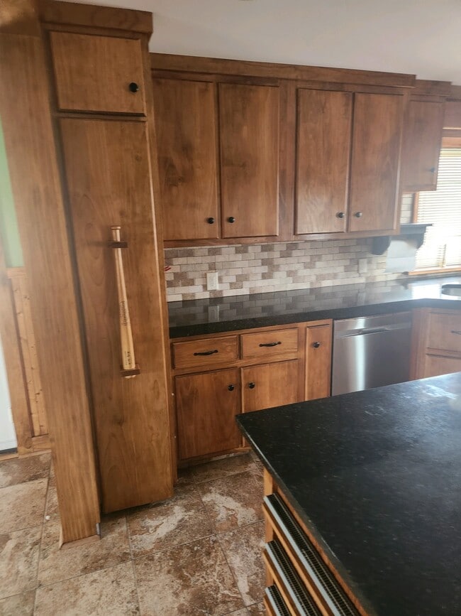 Building Photo - 717 Draketown Rd