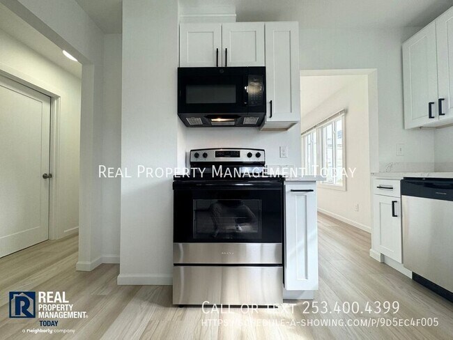 Building Photo - 8420 S Tacoma Way