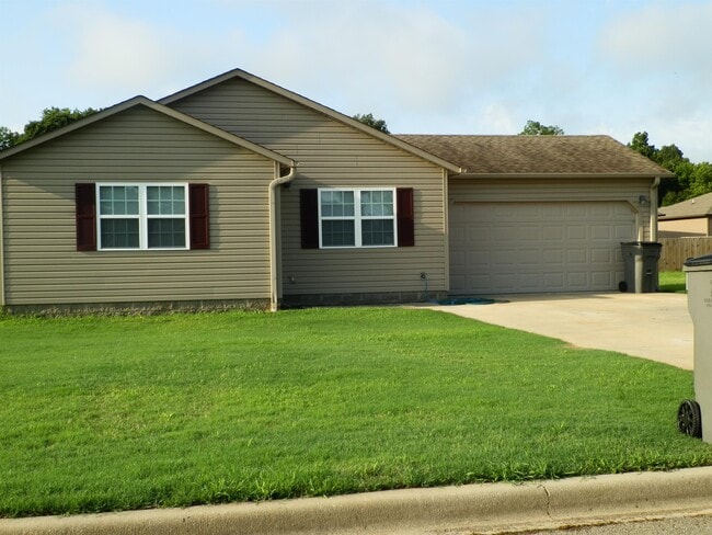 Primary Photo - 310 Allyson Dr