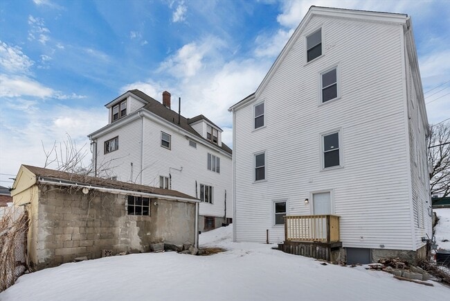 Building Photo - 73 Walnut St