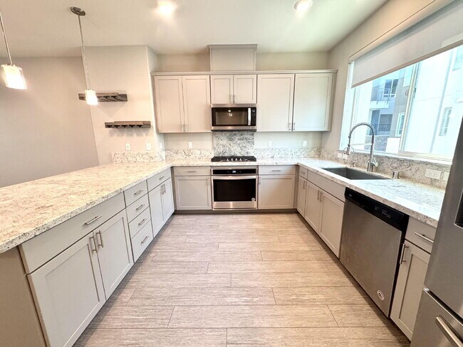 Building Photo - 202 Agustin Narvaez St