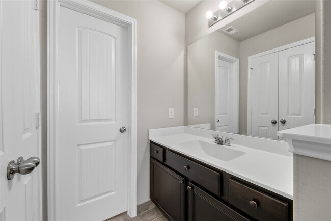 Building Photo - 3506 Lake Bella Megan Dr