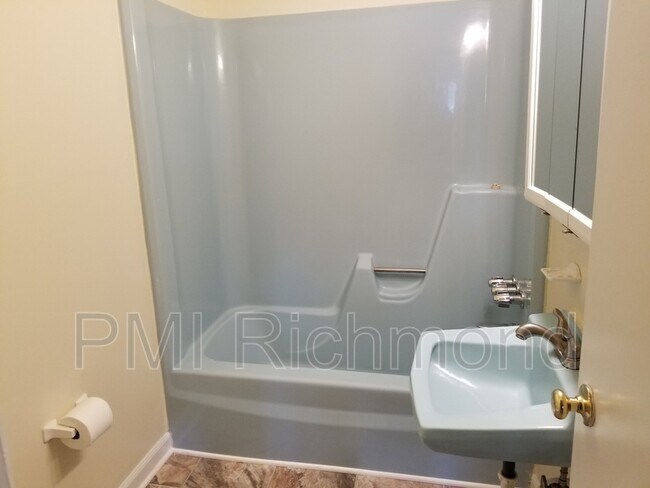 Building Photo - 4615 Chiswell Dr