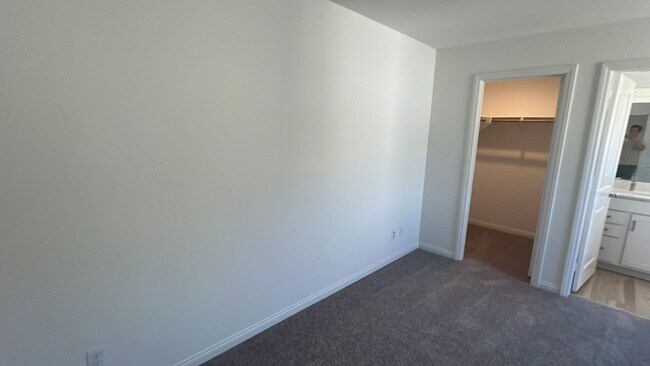 Building Photo - 21469 Thomas Ct