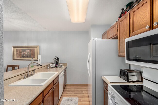 Building Photo - 9264 W Morrow Dr