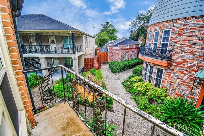 Building Photo - 11525 Burdine St