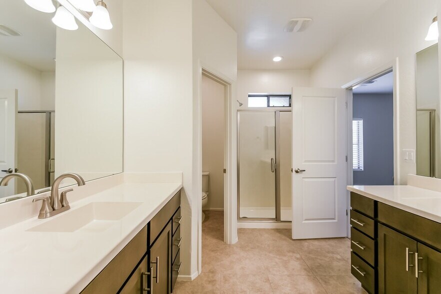 Building Photo - 18777 N 43rd Ave