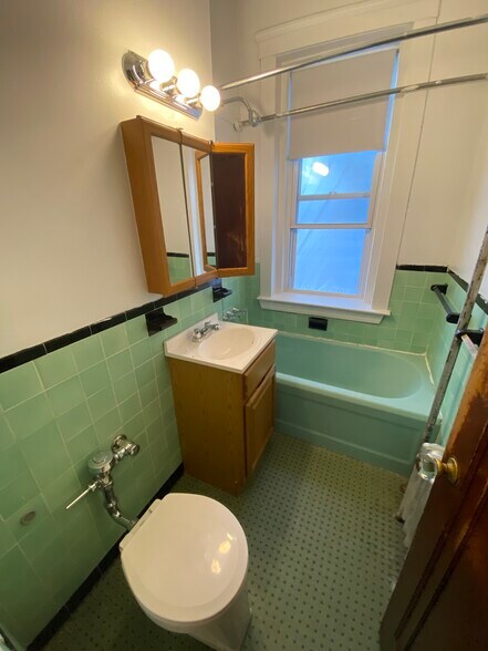 Building Photo - 46 Chiswick Rd