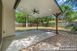 Building Photo - 9717 Anderson Village Dr