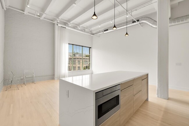 Building Photo - 1515 14th St NW