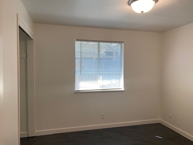 Building Photo - ARCATA! FULLY REMODELED 3 bedroom / 1.5 ba...