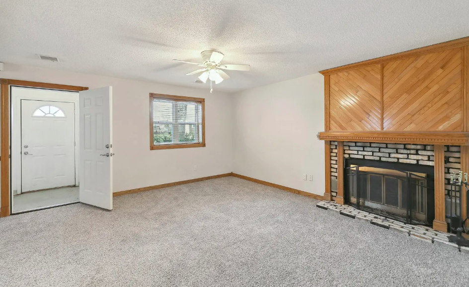 Building Photo - 6585 NW 56th St