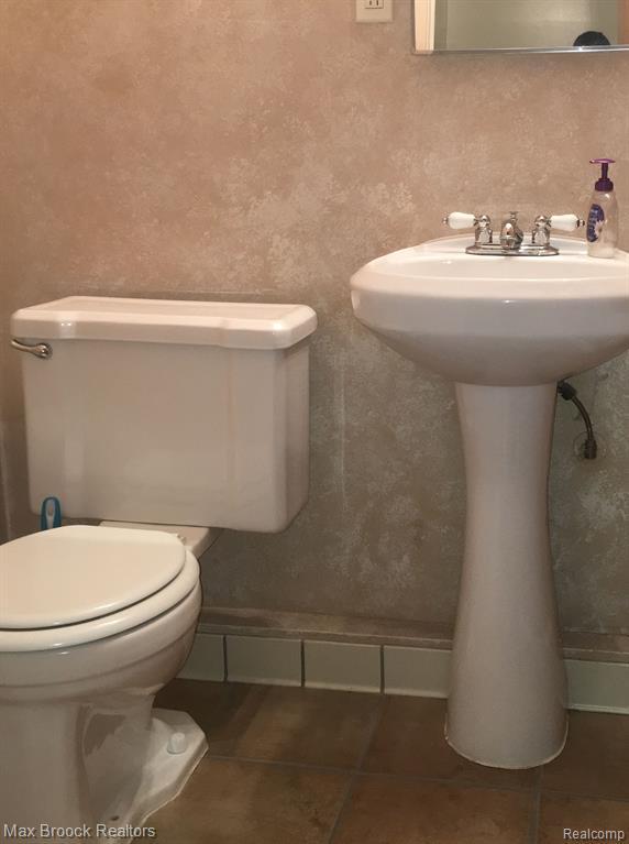 Building Photo - 1619 Poplar Ave