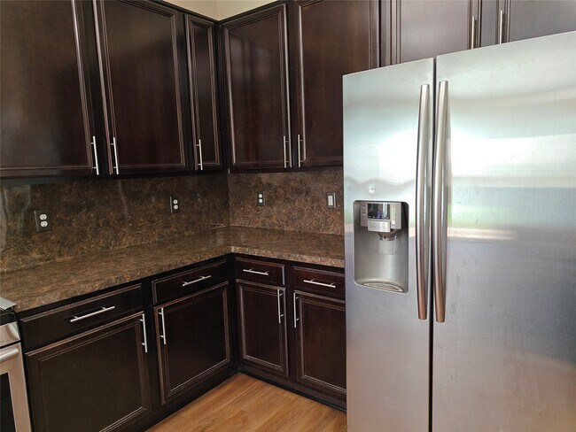 Building Photo - 7915 Moss Springs Ct