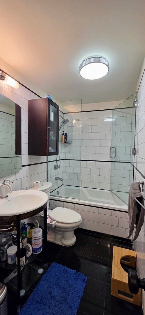 Building Photo - 5415 N Sheridan Rd