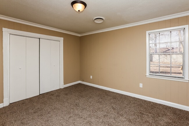 Building Photo - 1008 Tanglewood Dr