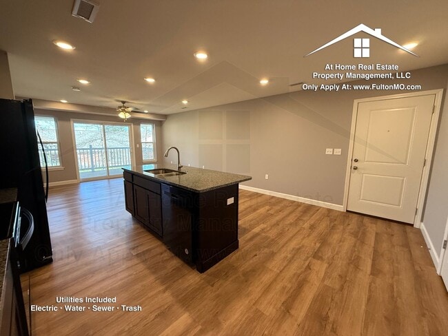 Building Photo - 2610 N Bluff St