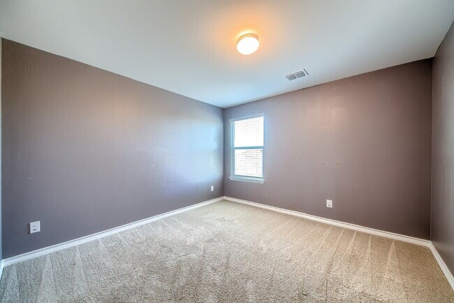 Building Photo - THIS STUNNING RENTAL HAS IT ALL!