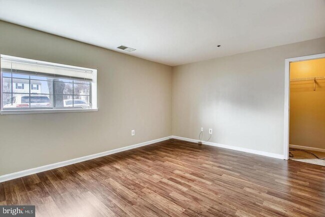 Building Photo - 1670 Brooksquare Dr