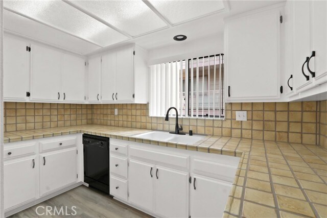 Building Photo - 1052 Belmont Ave