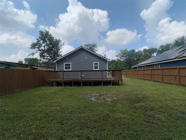 Building Photo - 5910 E Houston Rd