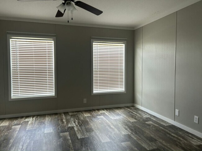 Building Photo - 456 Cecilia Dr