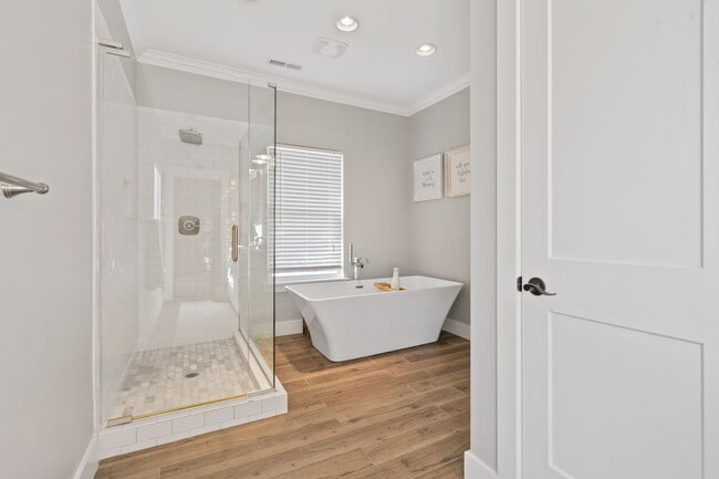 Building Photo - 213 Winchester St