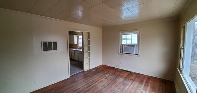 Building Photo - 4101 Peterson Ave