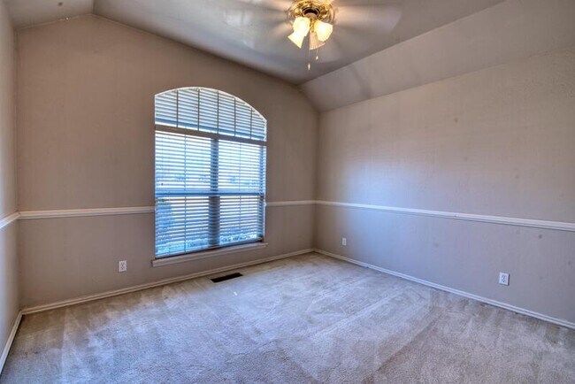 Building Photo - 15501 Arbuckle Heights