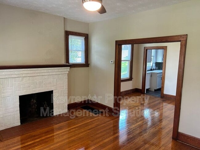 Building Photo - 210 Biltmore St