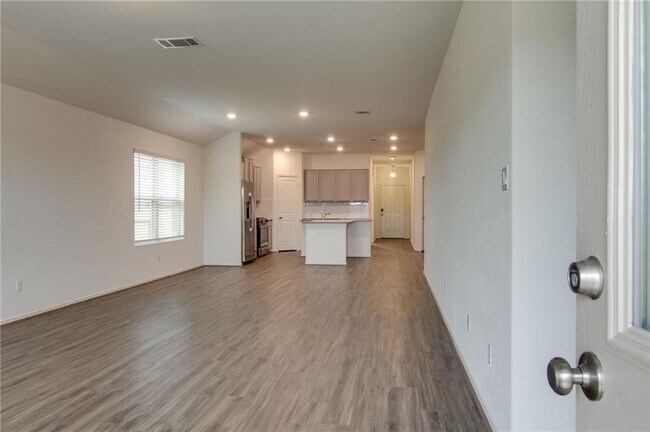 Building Photo - 1320 Chad Dr