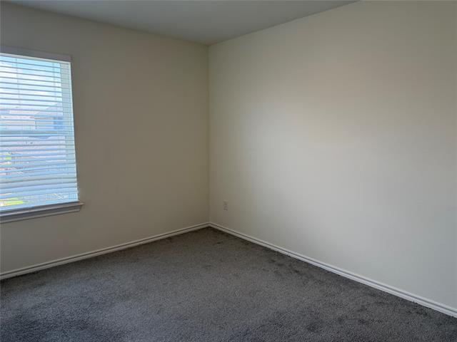 Building Photo - 2237 Diamond Dr