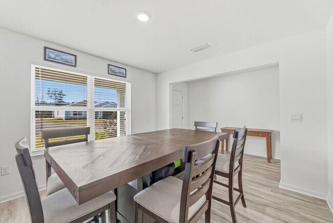 Building Photo - 25 Riverwalk Xing