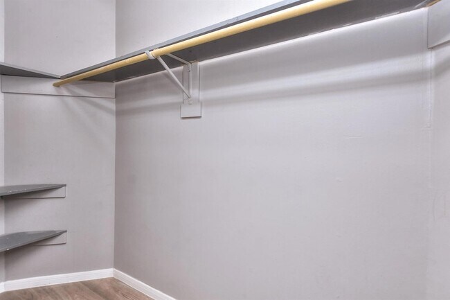 Building Photo - 1202 Southwalk St