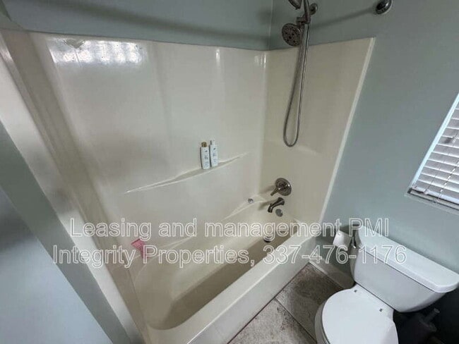 Building Photo - 834 Vatican Rd