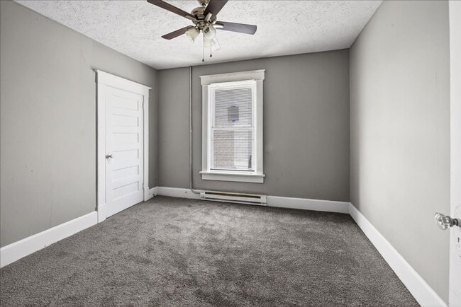 Building Photo - 4114 1/2 E Washington Street - $850/mo.