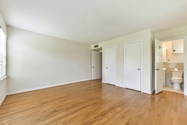 Building Photo - 3023 Fairhope St