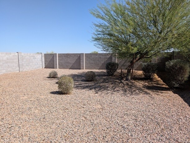 Building Photo - 36488 W Barcelona Ln