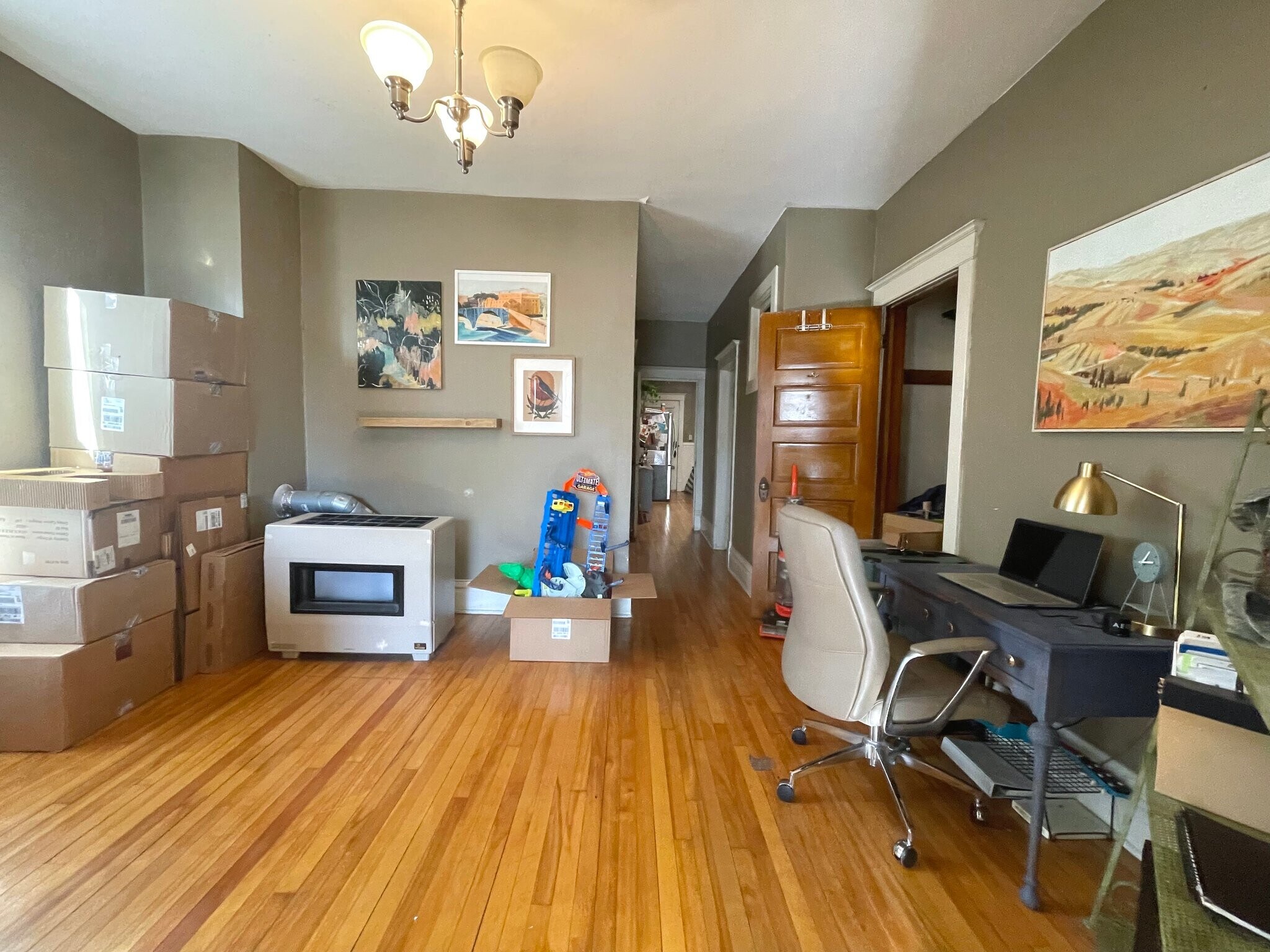 Building Photo - 603 NE Main St