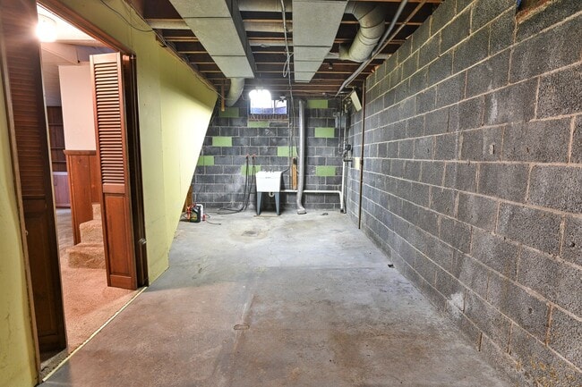 Building Photo - Quaint Single-Family Home on Sunnyside Ave