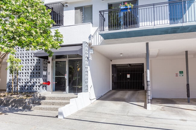 Building Photo - 630 Mariposa