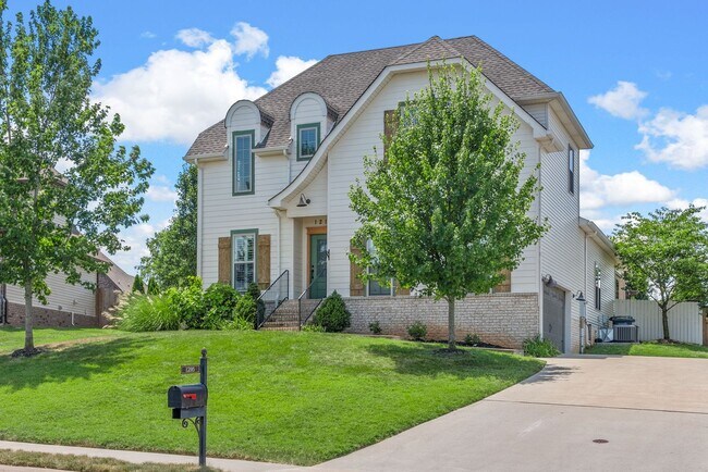 Building Photo - Elegant 4-Bedroom Home with Vaulted Ceilin...