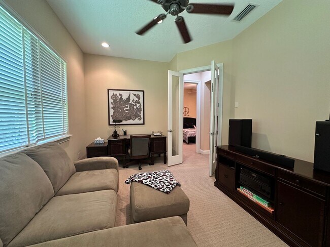 Building Photo - Gated Community! Walking Distance to the B...