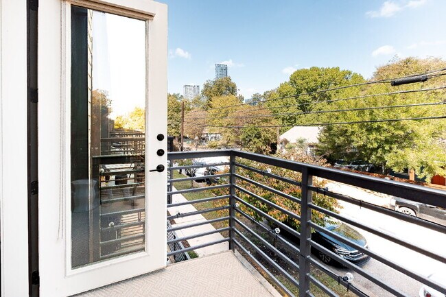 Building Photo - Stylish Furnished Loft Steps from Downtown