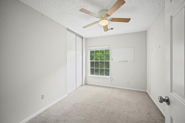 Building Photo - 3018 Granite Lake Dr