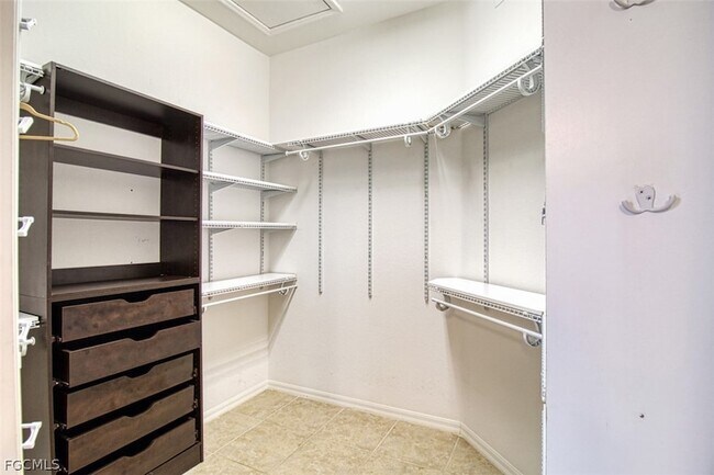 Building Photo - 9205 Belleza Way